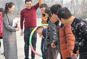 “相信團(tuán)隊(duì)的力量，共筑合作的橋梁